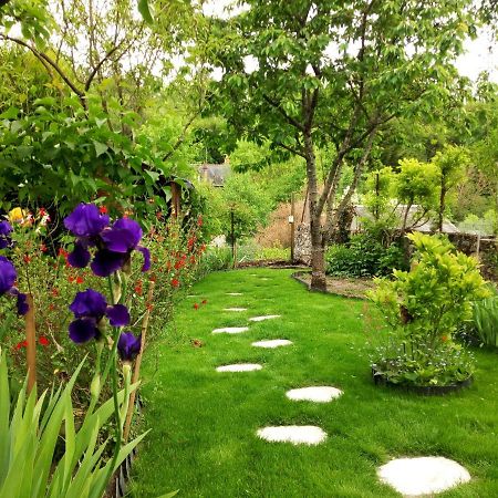 Hotel Le Petit Jardin Yoyo Monts Exterior foto