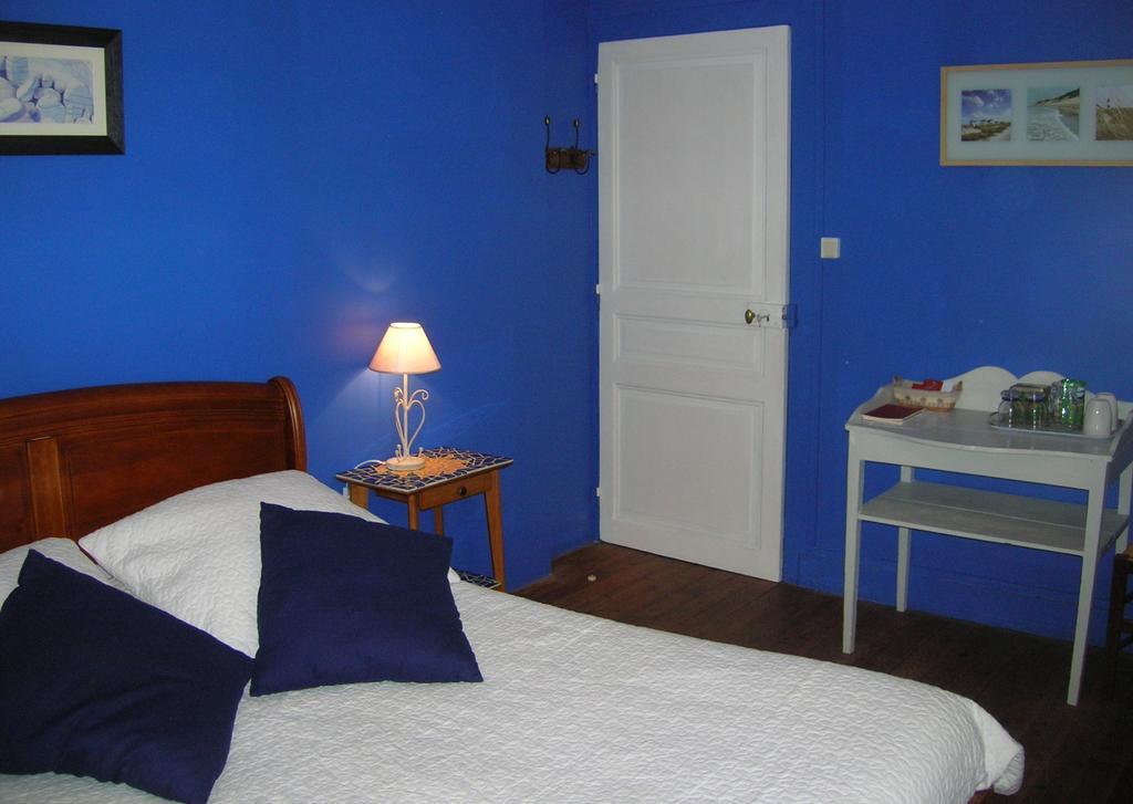 Hotel Le Petit Jardin Yoyo Monts Exterior foto